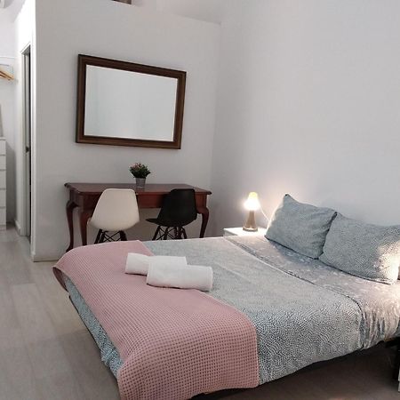 Hostal Urban Basic L'Hospitalet de Llobregat Eksteriør billede