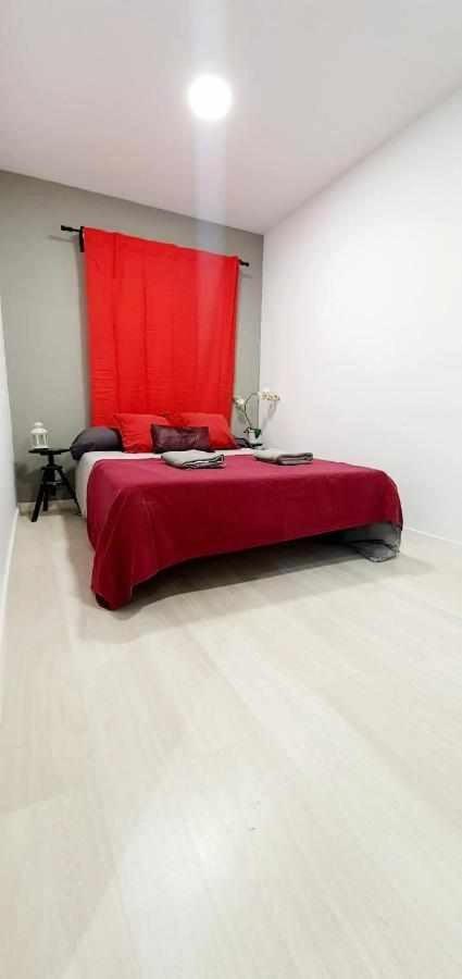 Hostal Urban Basic L'Hospitalet de Llobregat Eksteriør billede