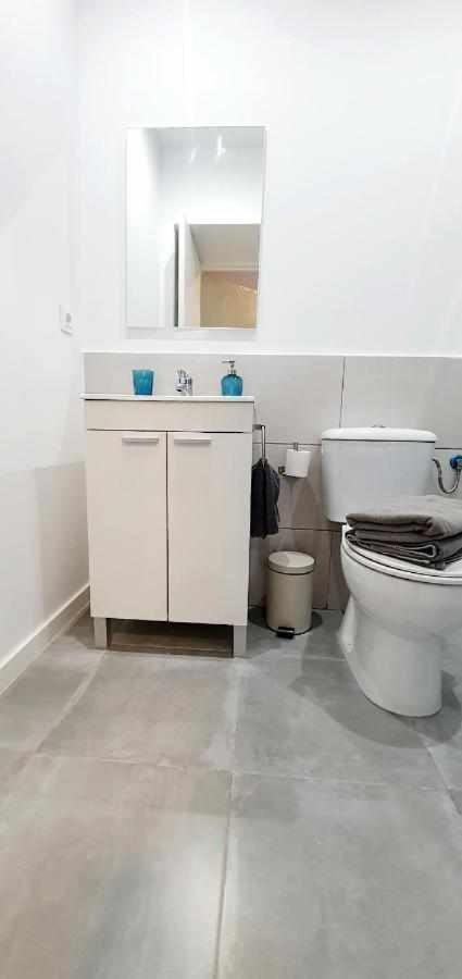 Hostal Urban Basic L'Hospitalet de Llobregat Eksteriør billede