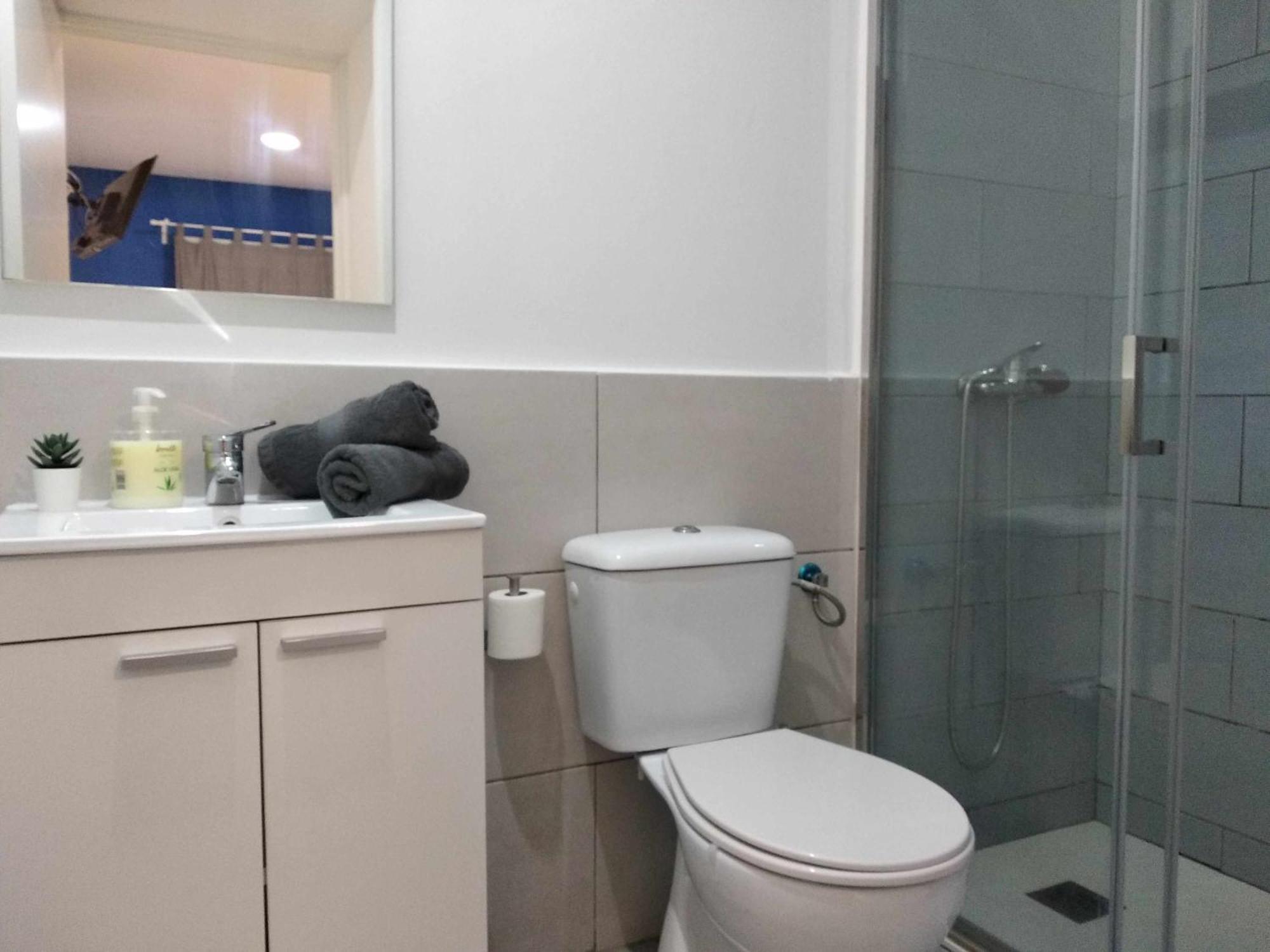 Hostal Urban Basic L'Hospitalet de Llobregat Værelse billede