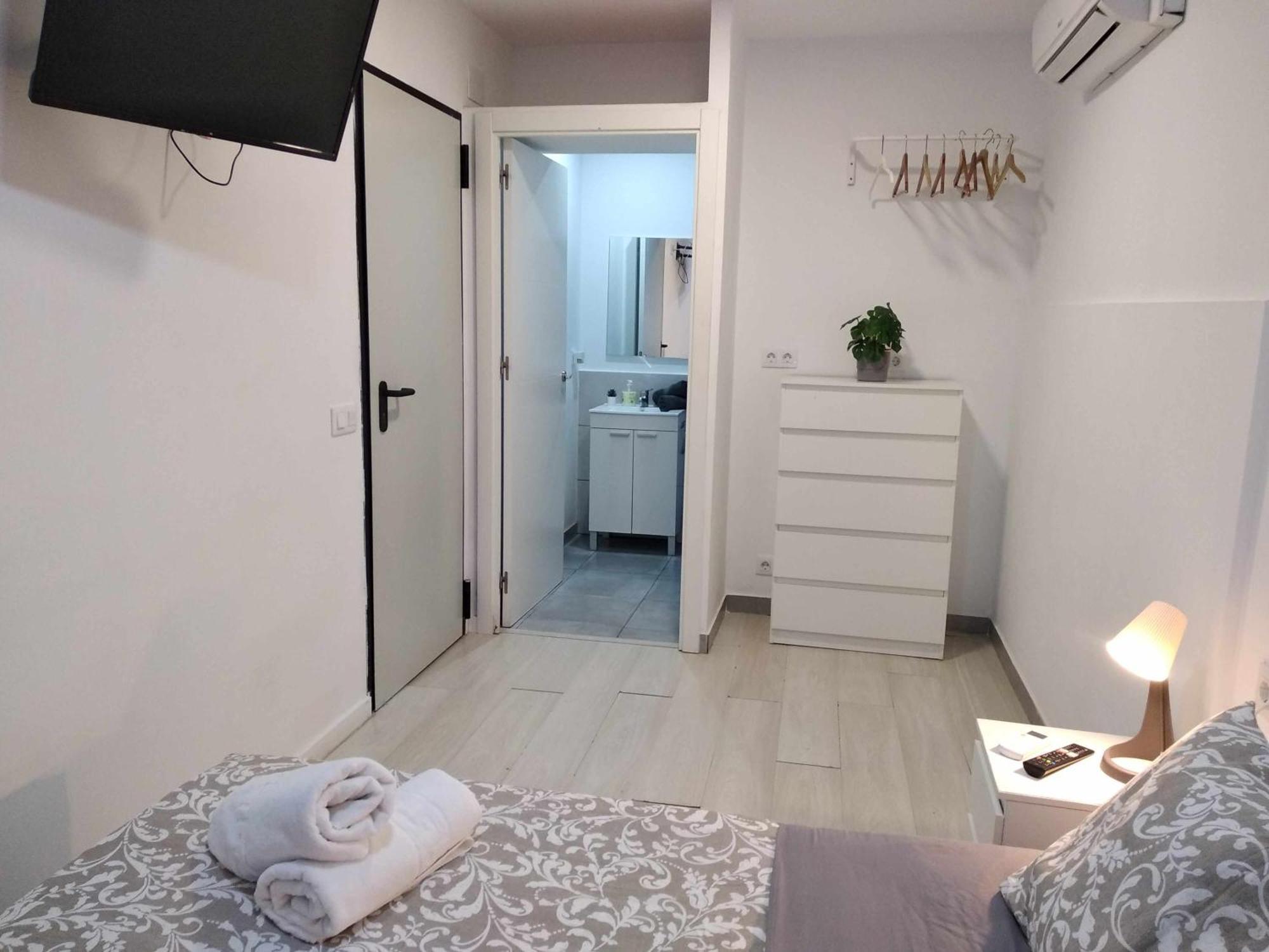 Hostal Urban Basic L'Hospitalet de Llobregat Værelse billede