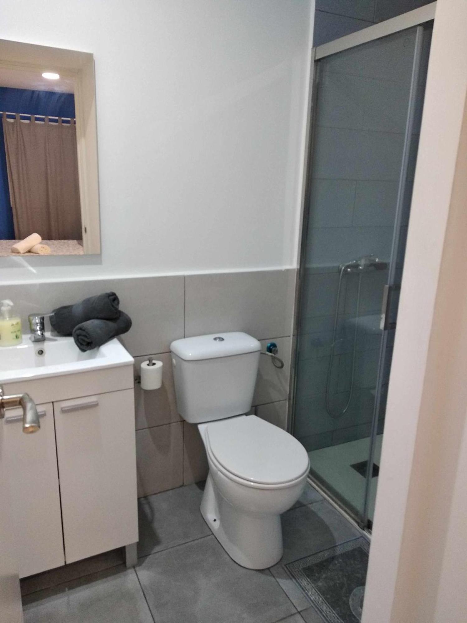 Hostal Urban Basic L'Hospitalet de Llobregat Værelse billede
