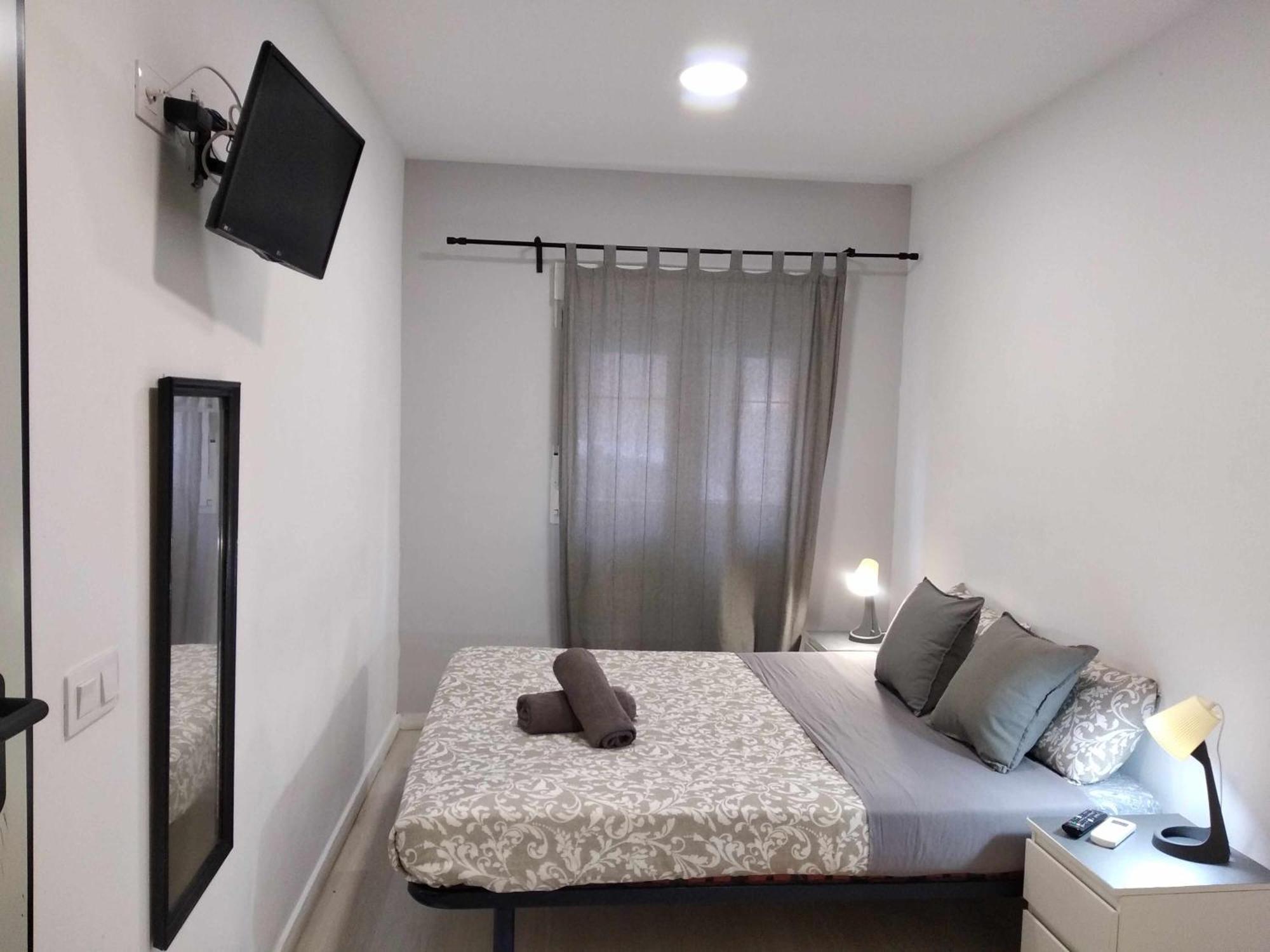 Hostal Urban Basic L'Hospitalet de Llobregat Værelse billede